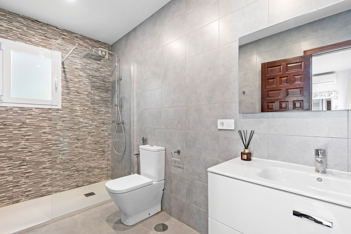 Huis te koop in Torrenueva | 5 slaapkamers H5311792