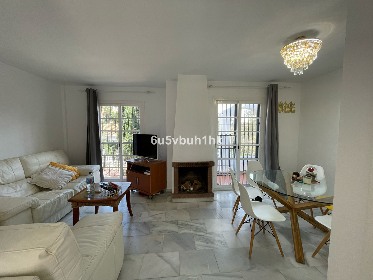 Geschakelde Woning in Torrequebrada-1