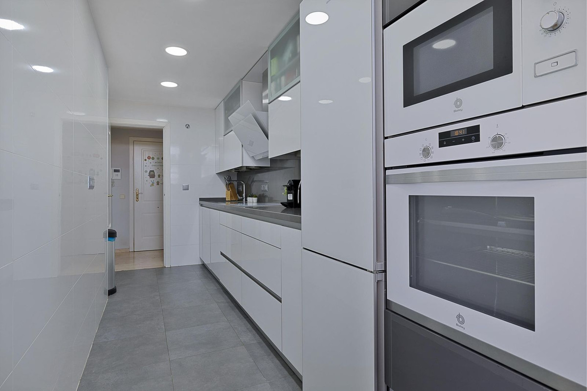 Appartement te koop in Torrequebrada | 2 slaapkamers H5135122