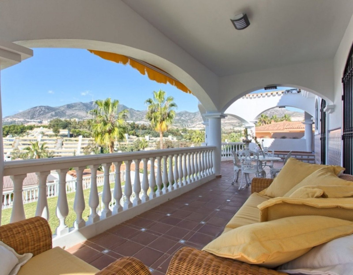 Huis te koop in Torrequebrada | 4 slaapkamers H5150701