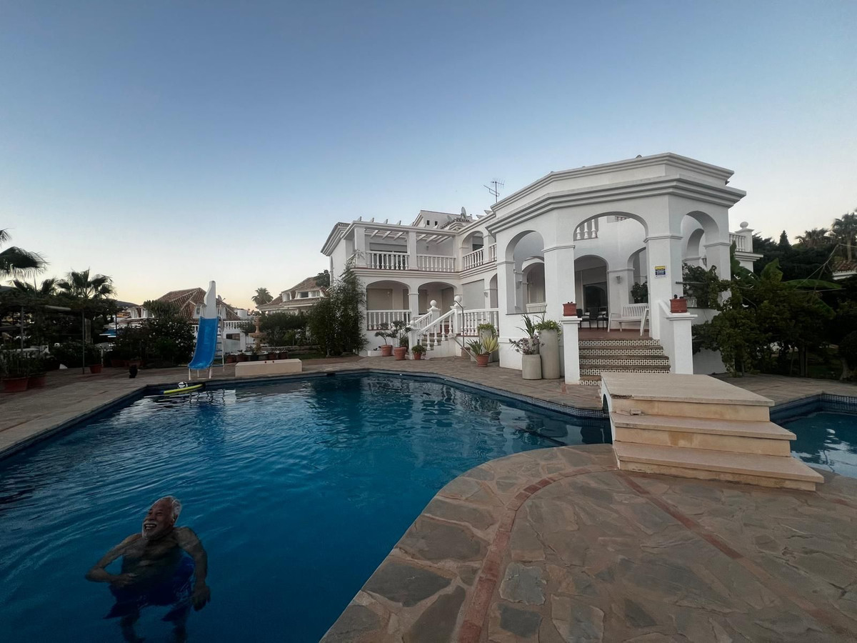 Huis te koop in Torrequebrada | 5 slaapkamers H5227558