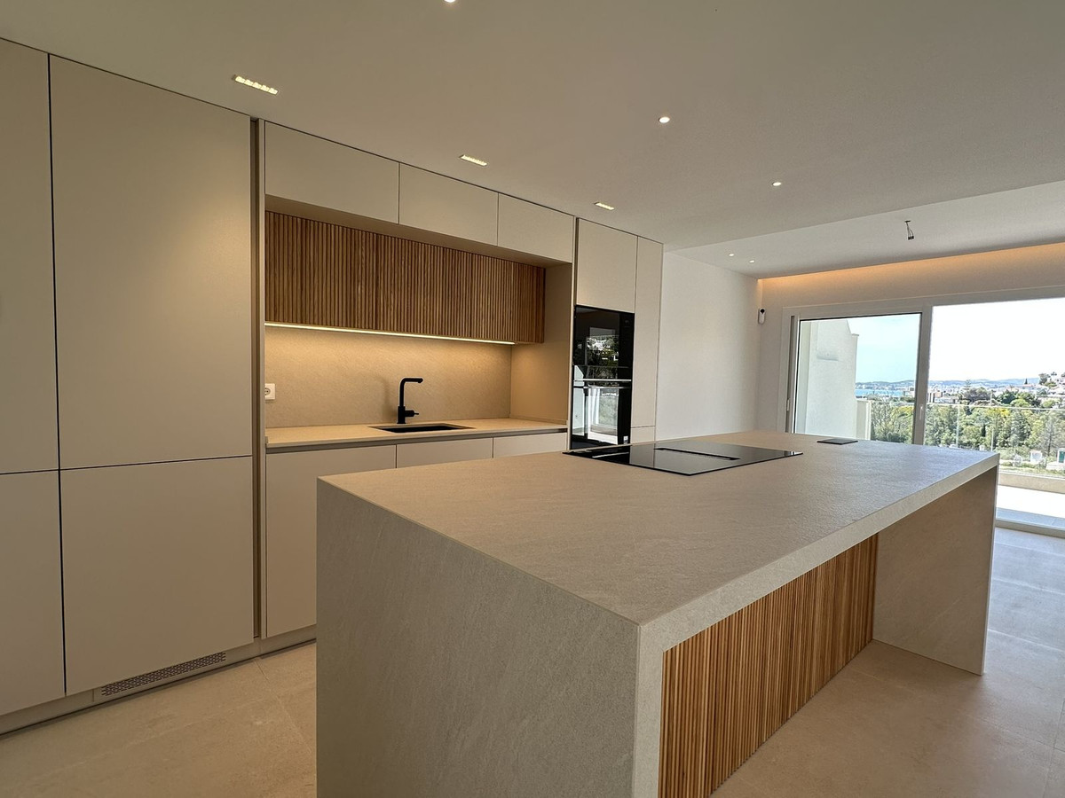 Huis te koop in Torrequebrada | 4 slaapkamers H5364121