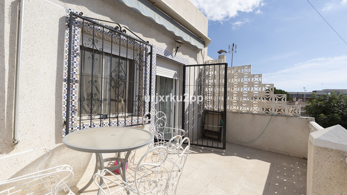 Huis te koop in Torrevieja | 3 slaapkamers H5284156