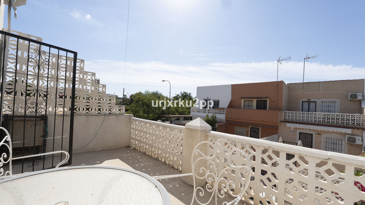 Huis te koop in Torrevieja | 3 slaapkamers H5284156