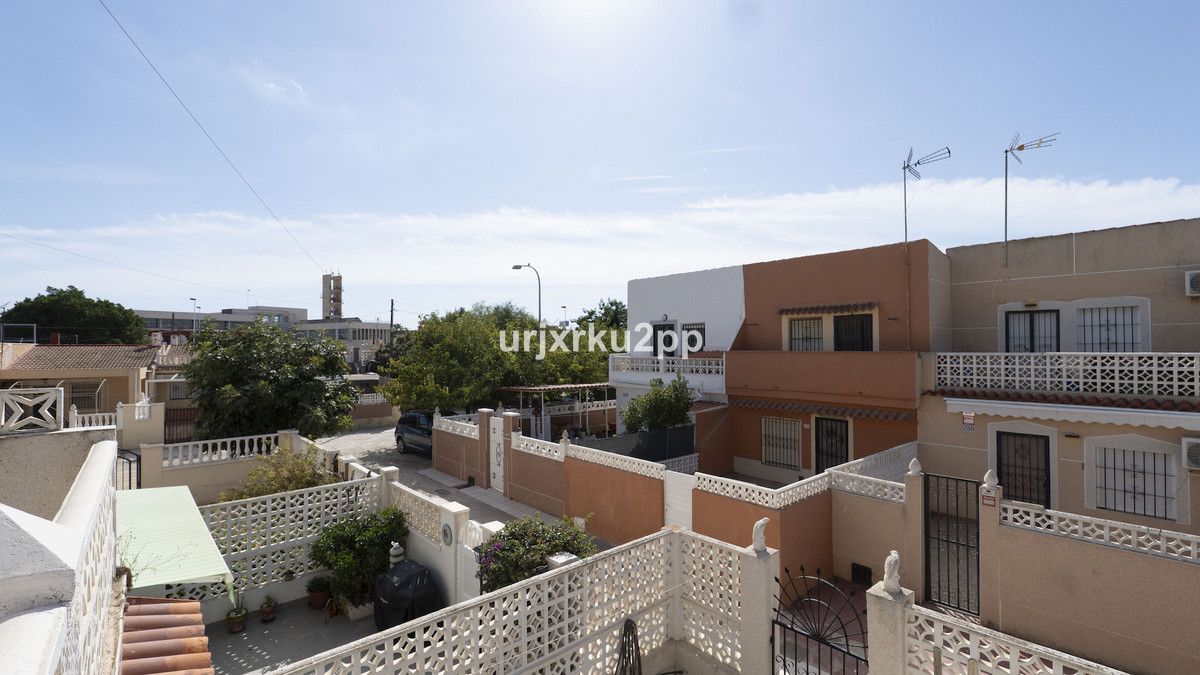 Huis te koop in Torrevieja | 3 slaapkamers H5284156