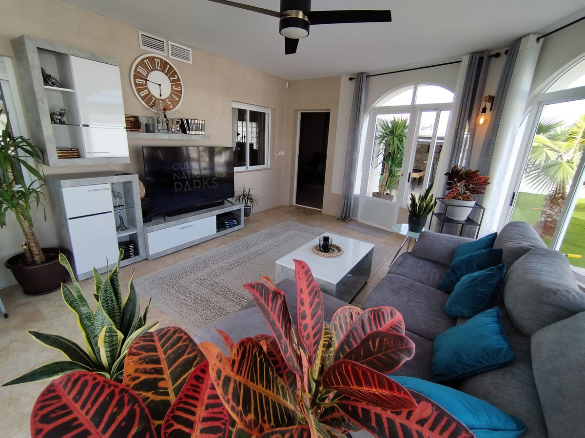 Huis te koop in Torrevieja | 5 slaapkamers H5300479