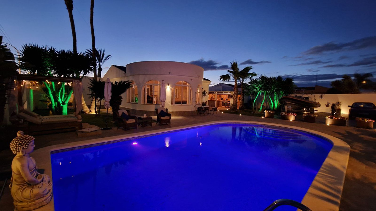 Huis te koop in Torrevieja | 5 slaapkamers H5300479