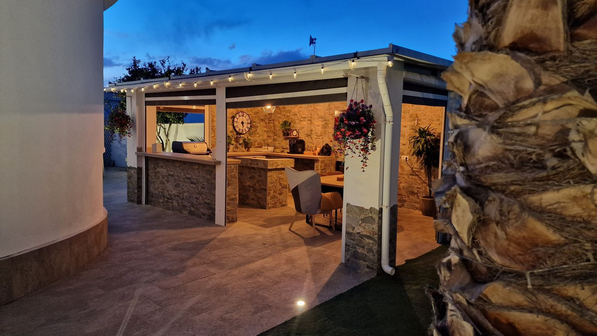 Huis te koop in Torrevieja | 5 slaapkamers H5300479