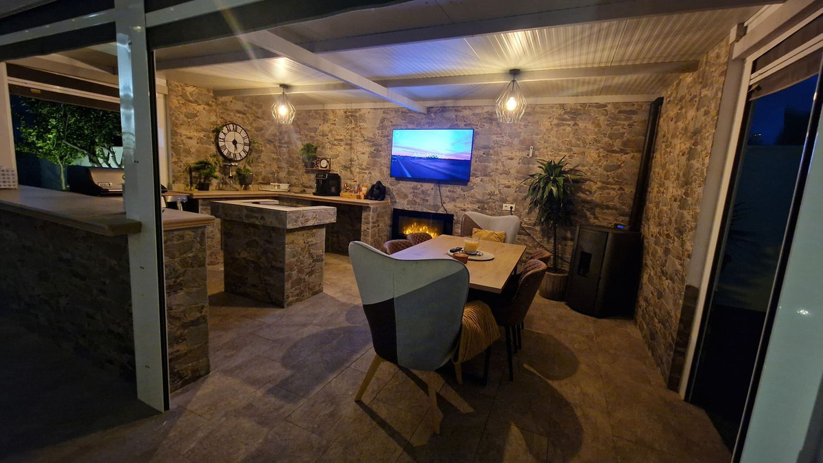 Huis te koop in Torrevieja | 5 slaapkamers H5300479