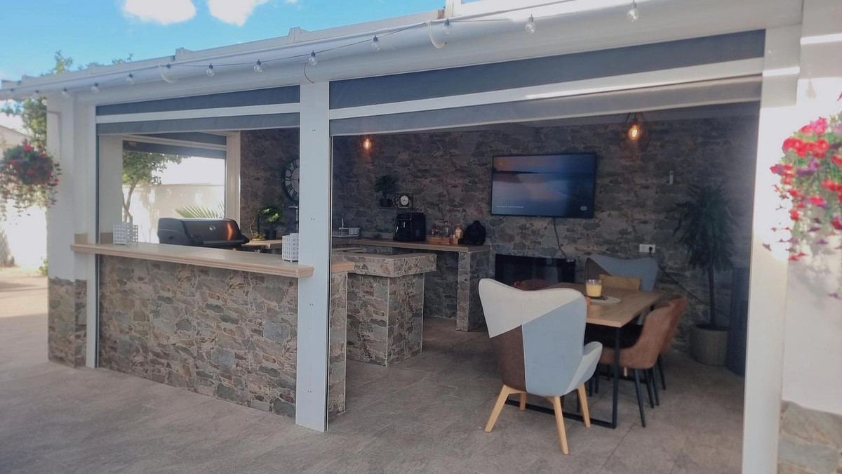 Huis te koop in Torrevieja | 5 slaapkamers H5300479