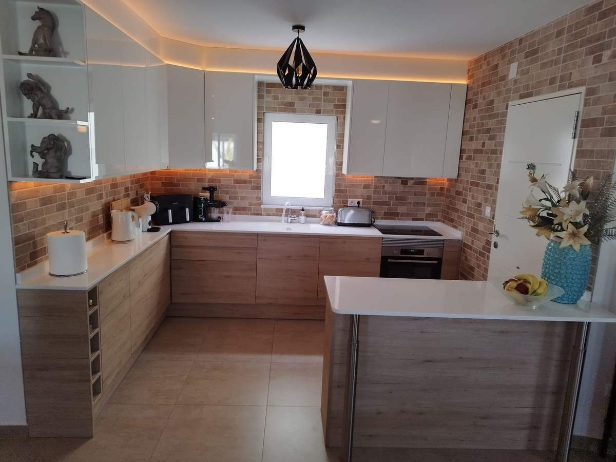 Huis te koop in Torrevieja | 5 slaapkamers H5300479