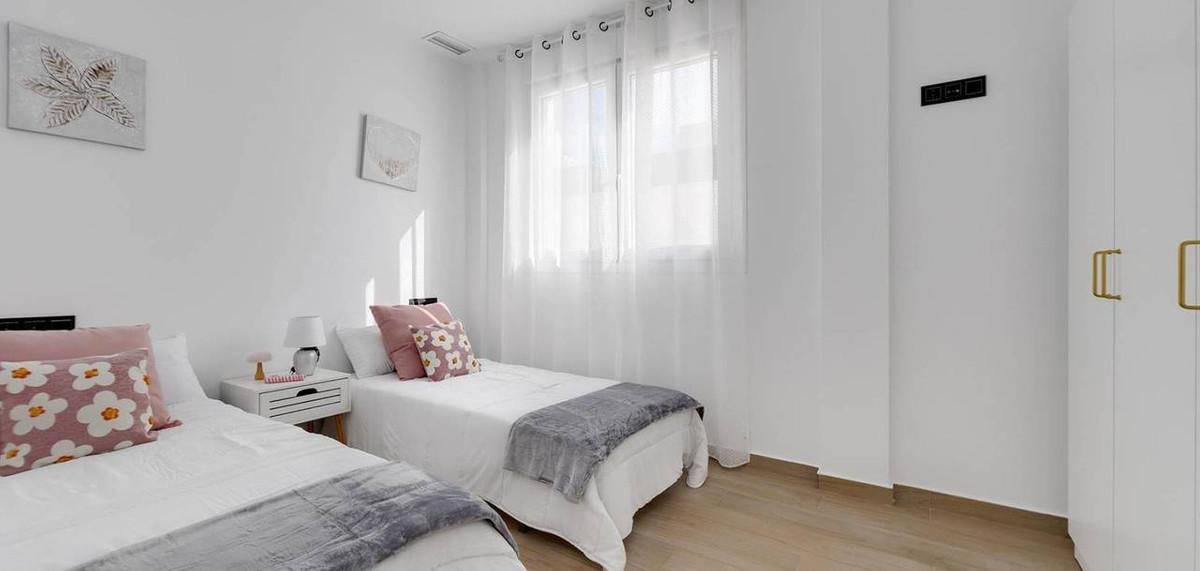 Huis te koop in Torrevieja | 3 slaapkamers H5308360