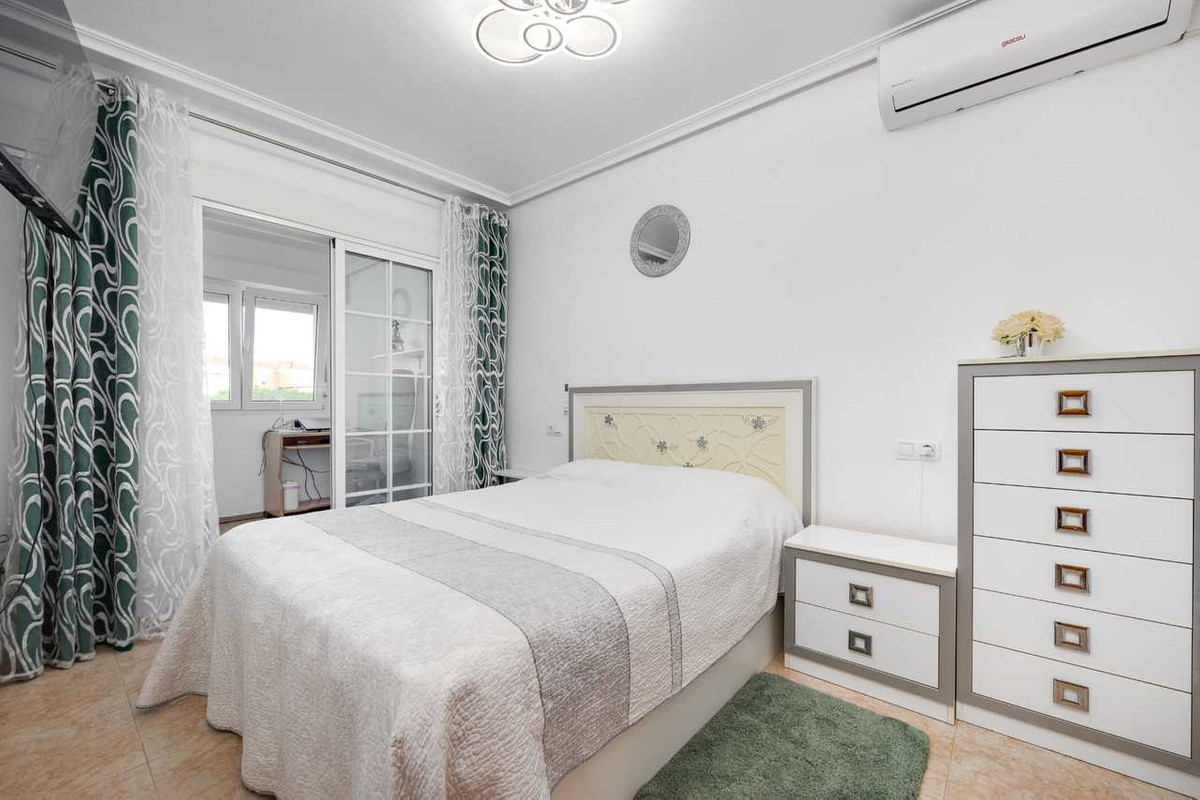 Huis te koop in Torrevieja | 3 slaapkamers H5324710