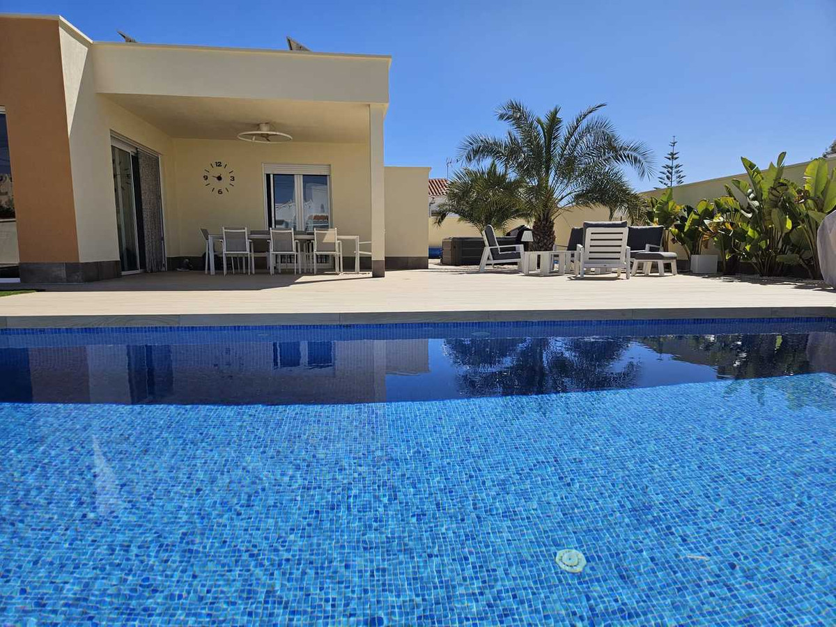 Huis te koop in Torrevieja | 4 slaapkamers H5342500