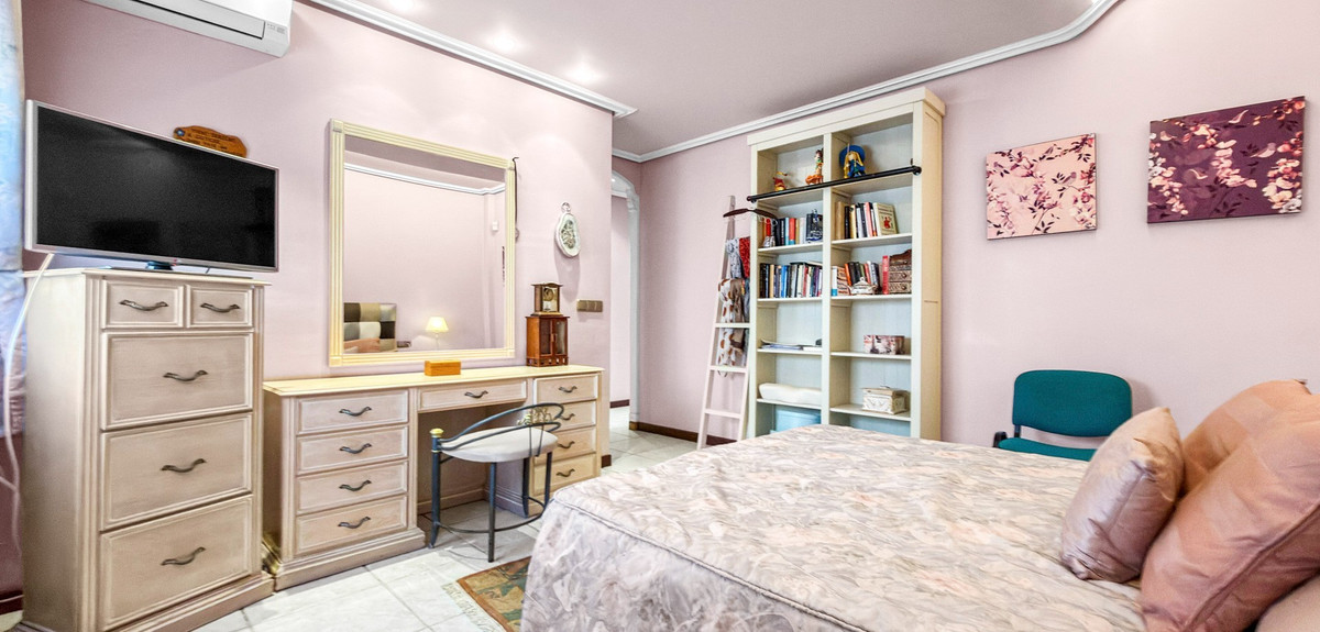 Huis te koop in Torrevieja | 5 slaapkamers H5343829