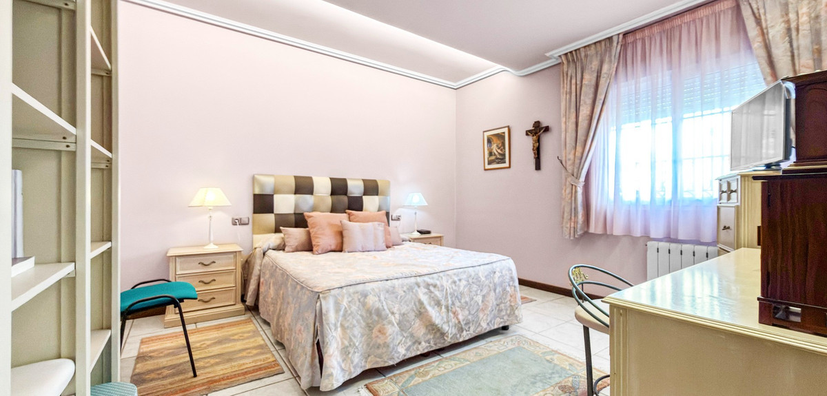 Huis te koop in Torrevieja | 5 slaapkamers H5343829