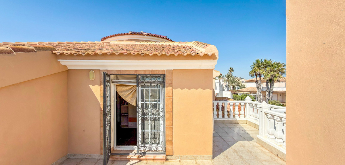 Huis te koop in Torrevieja | 5 slaapkamers H5343829