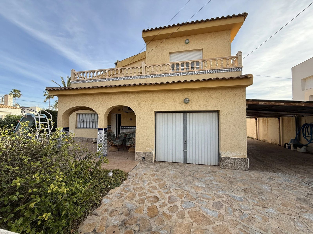 Huis te koop in Torrevieja | 6 slaapkamers H5347210