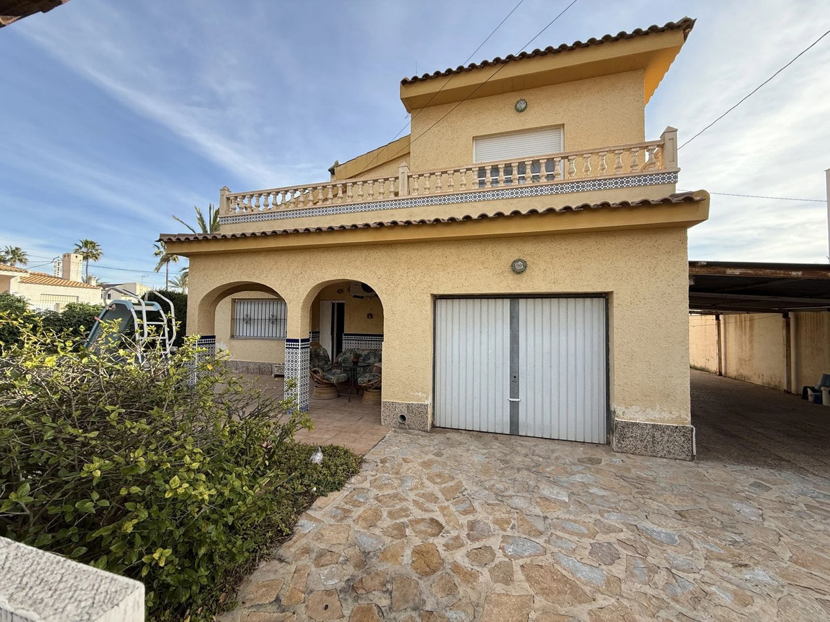 Huis te koop in Torrevieja | 6 slaapkamers H5347210