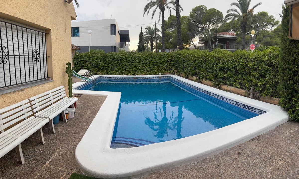 Huis te koop in Torrevieja | 6 slaapkamers H5347210