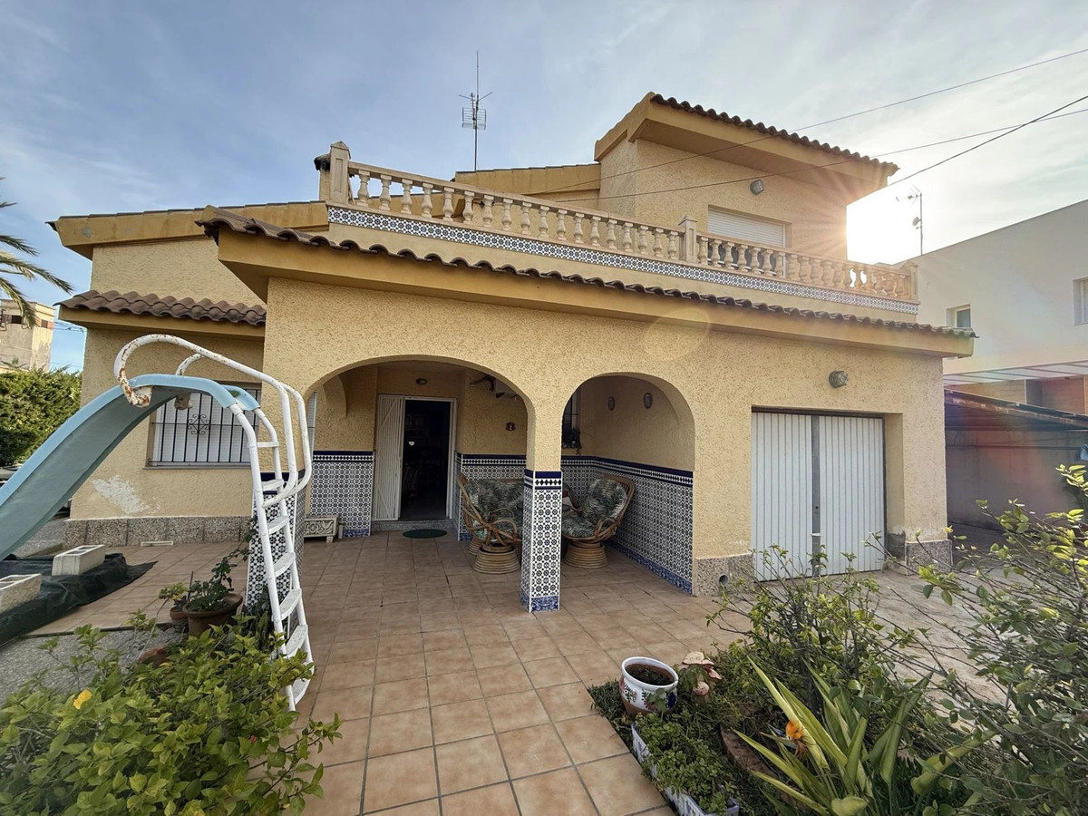 Huis te koop in Torrevieja | 6 slaapkamers H5347210