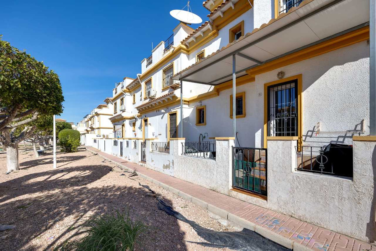 Huis te koop in Torrevieja | 3 slaapkamers H5354632