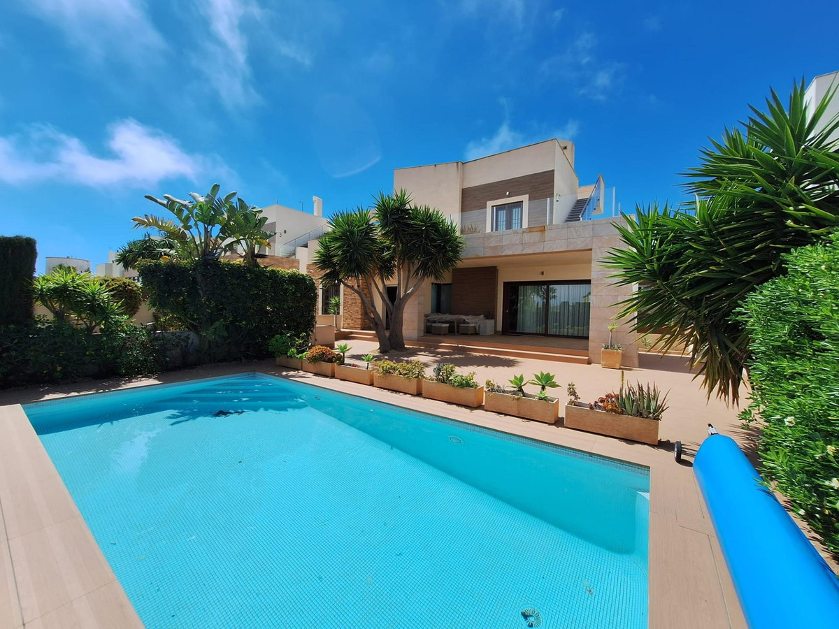 Huis te koop in Torrevieja | 2 slaapkamers H5361586