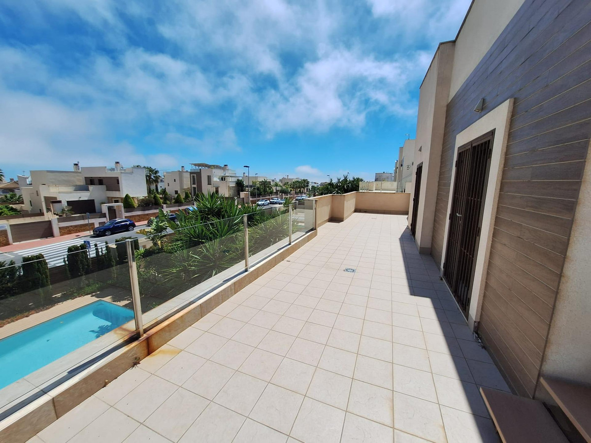 Huis te koop in Torrevieja | 2 slaapkamers H5361586