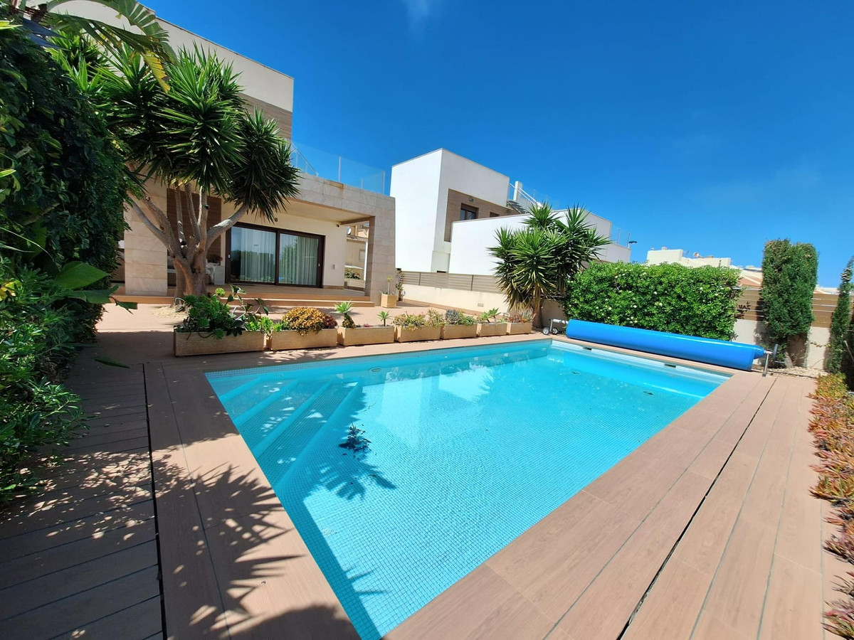 Huis te koop in Torrevieja | 2 slaapkamers H5361586
