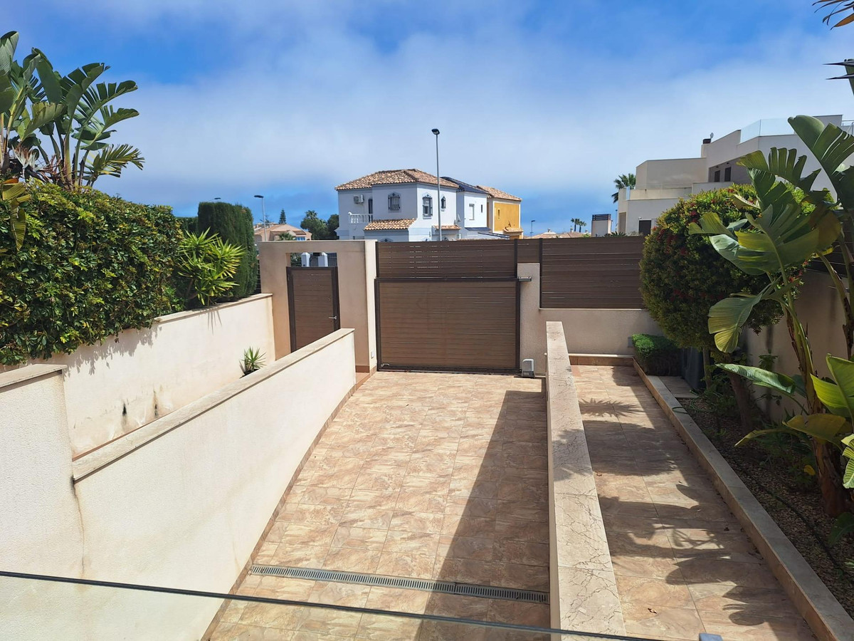 Huis te koop in Torrevieja | 2 slaapkamers H5361586