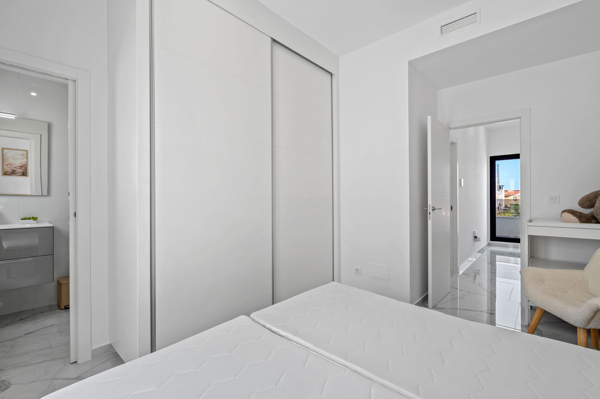 Huis te koop in Torrevieja | 3 slaapkamers H5372023