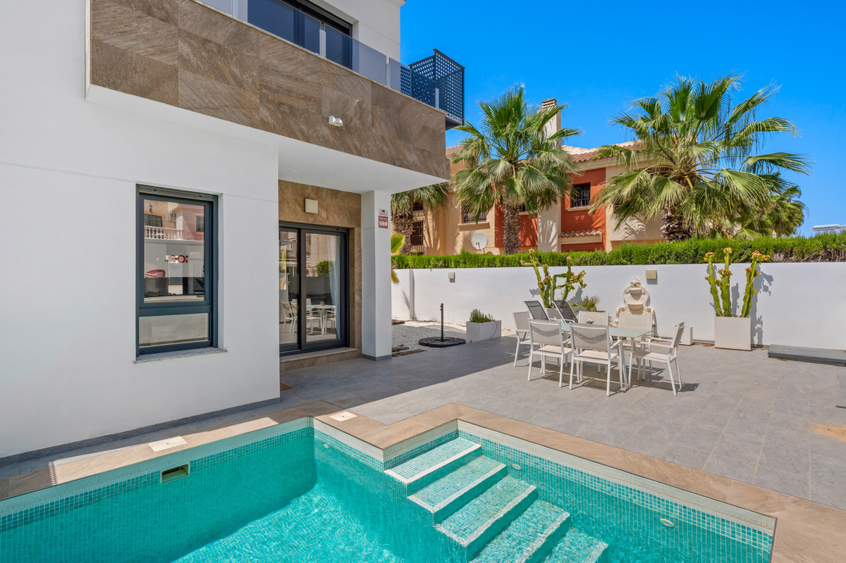 Huis te koop in Torrevieja | 3 slaapkamers H5372023