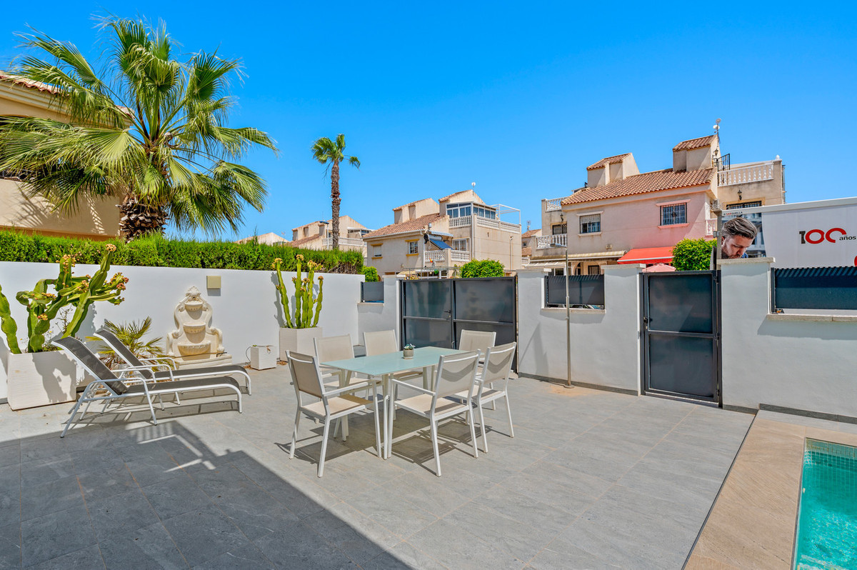 Huis te koop in Torrevieja | 3 slaapkamers H5372023