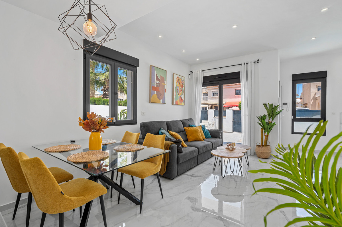 Huis te koop in Torrevieja | 3 slaapkamers H5372023