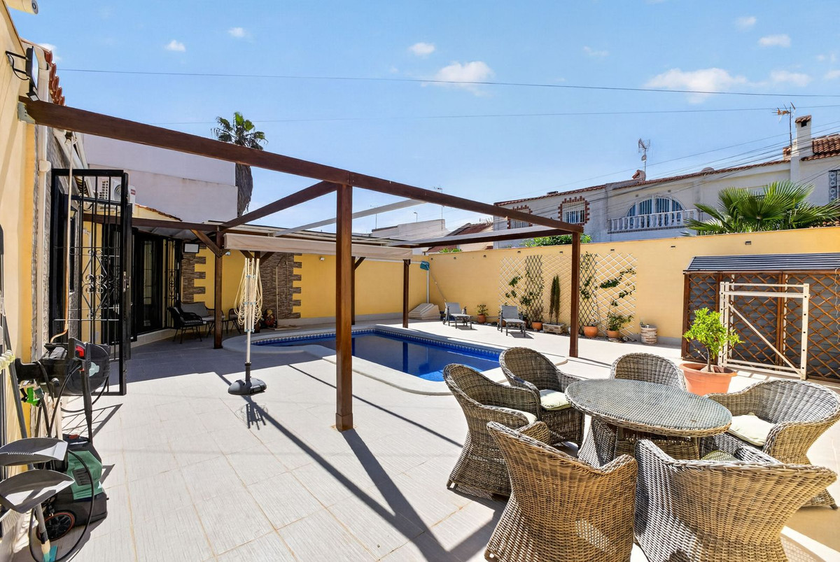 Huis te koop in Torrevieja | 3 slaapkamers H5375944