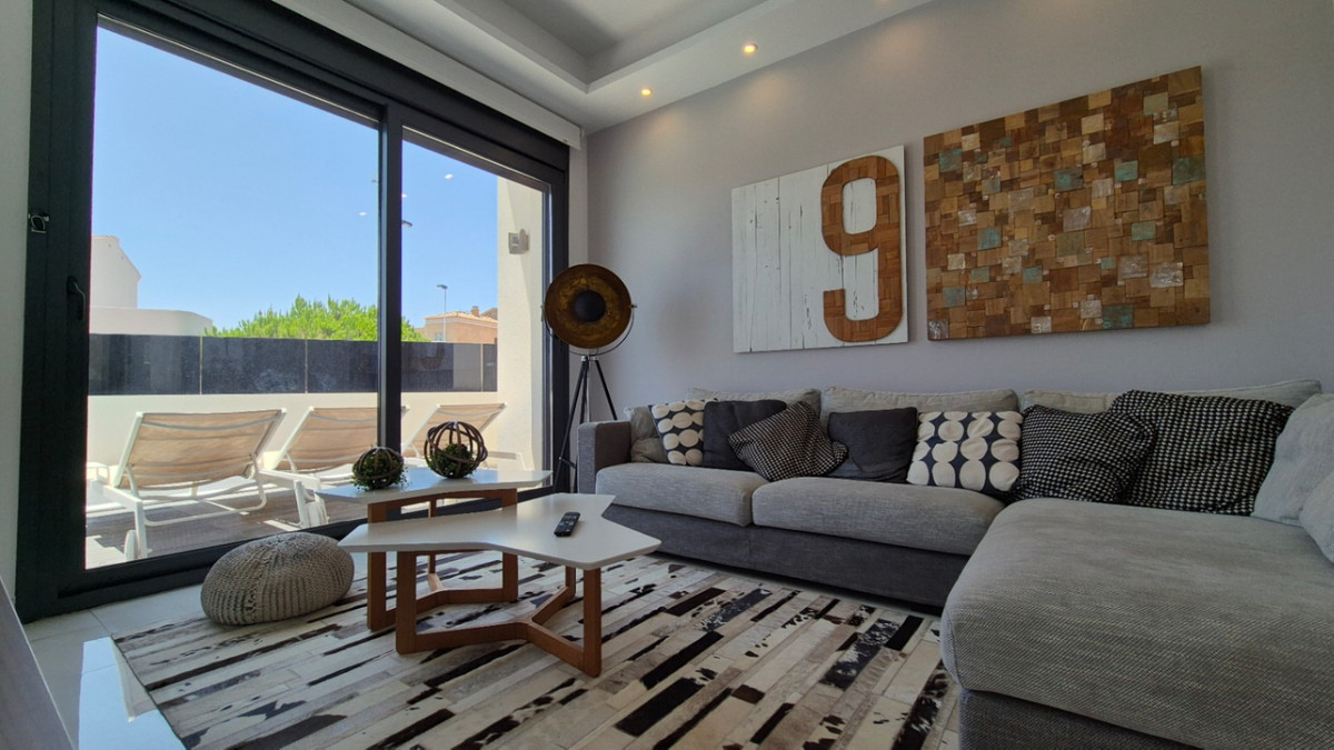 Huis te koop in Torrevieja | 4 slaapkamers H5380810