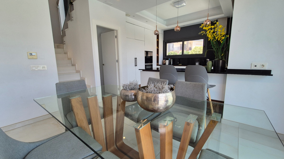 Huis te koop in Torrevieja | 4 slaapkamers H5380810