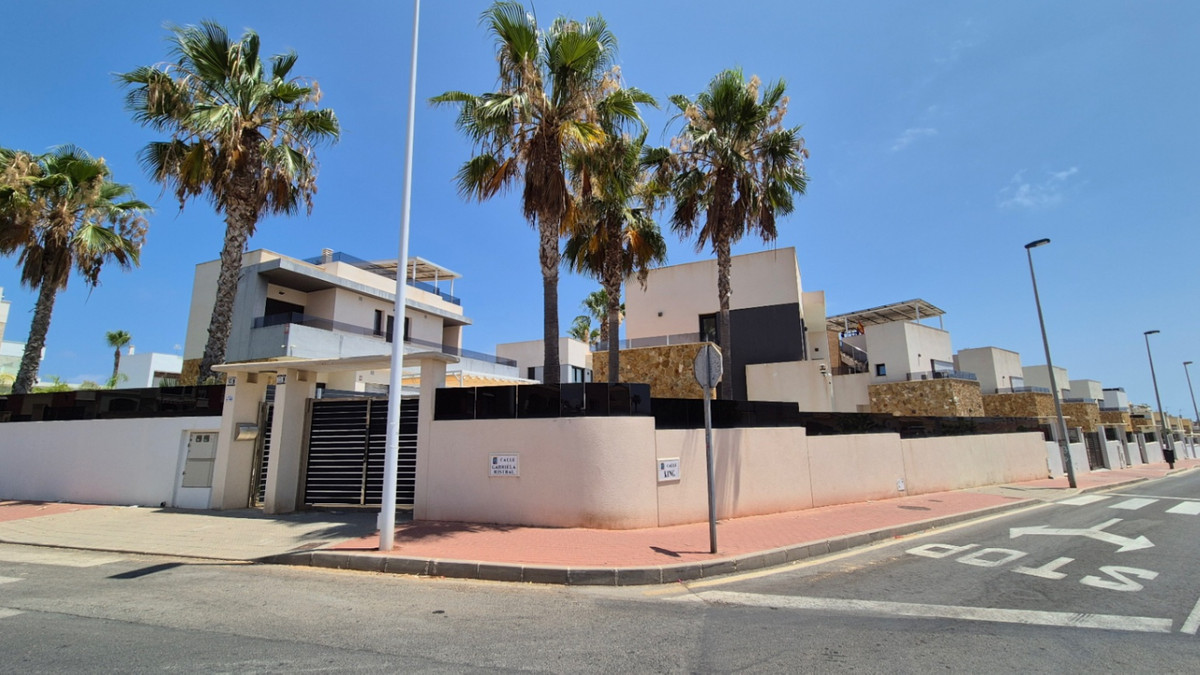 Huis te koop in Torrevieja | 4 slaapkamers H5380810