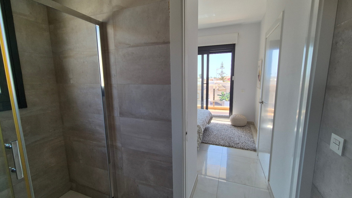 Huis te koop in Torrevieja | 4 slaapkamers H5380810
