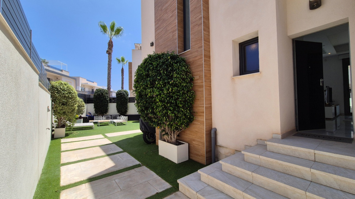 Huis te koop in Torrevieja | 4 slaapkamers H5380810