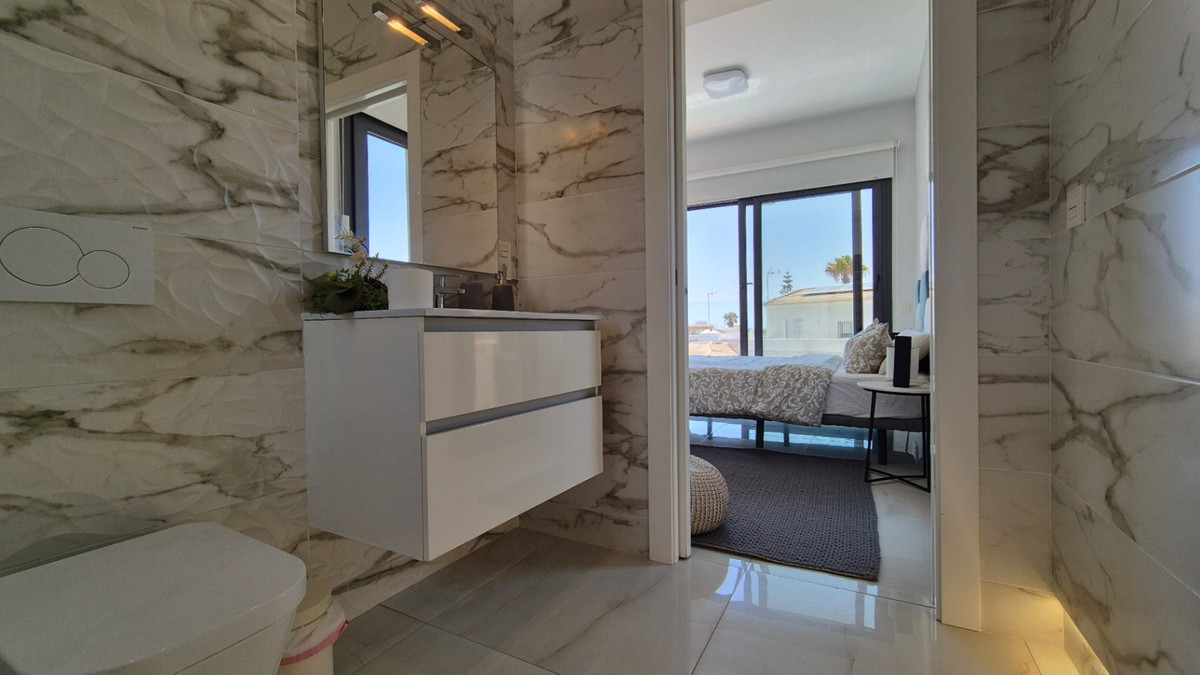 Huis te koop in Torrevieja | 4 slaapkamers H5380810