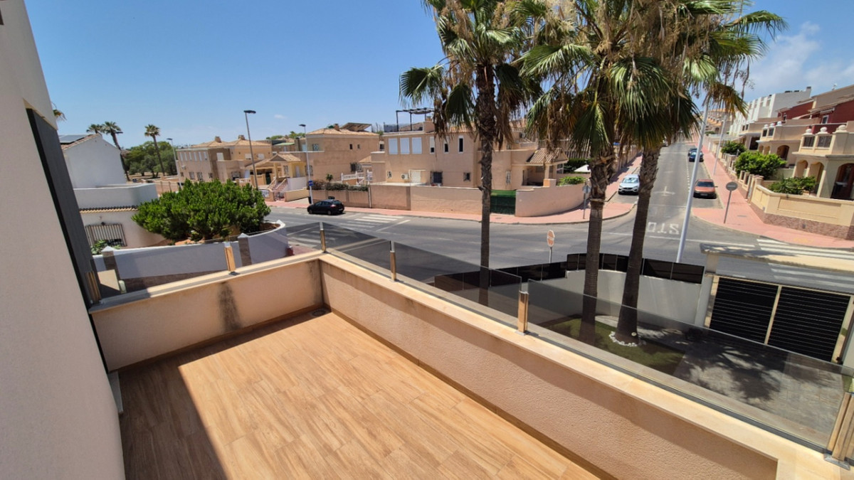 Huis te koop in Torrevieja | 4 slaapkamers H5380810