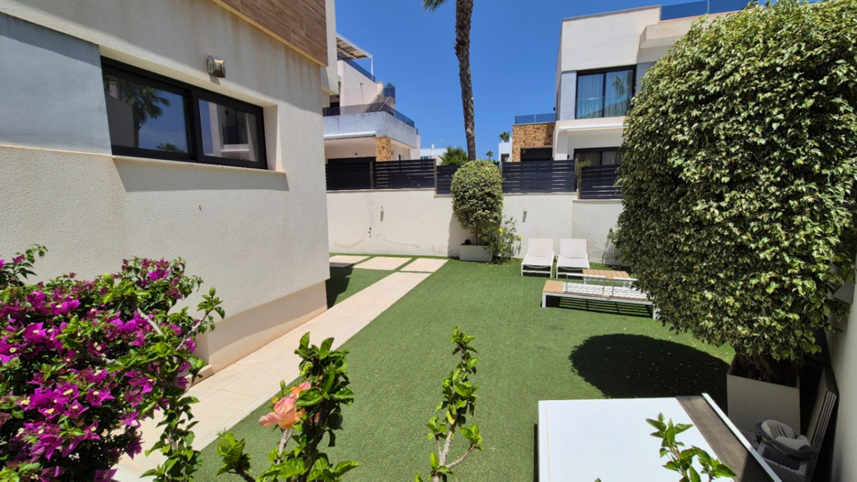 Huis te koop in Torrevieja | 4 slaapkamers H5380810