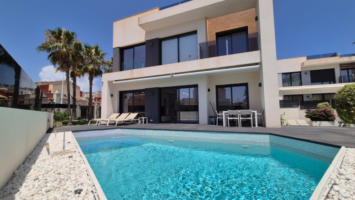 Huis te koop in Torrevieja | 4 slaapkamers H5380810