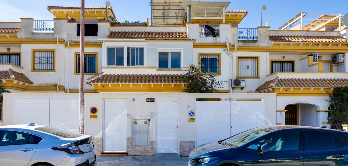Huis te koop in Torrevieja | 3 slaapkamers H5382367