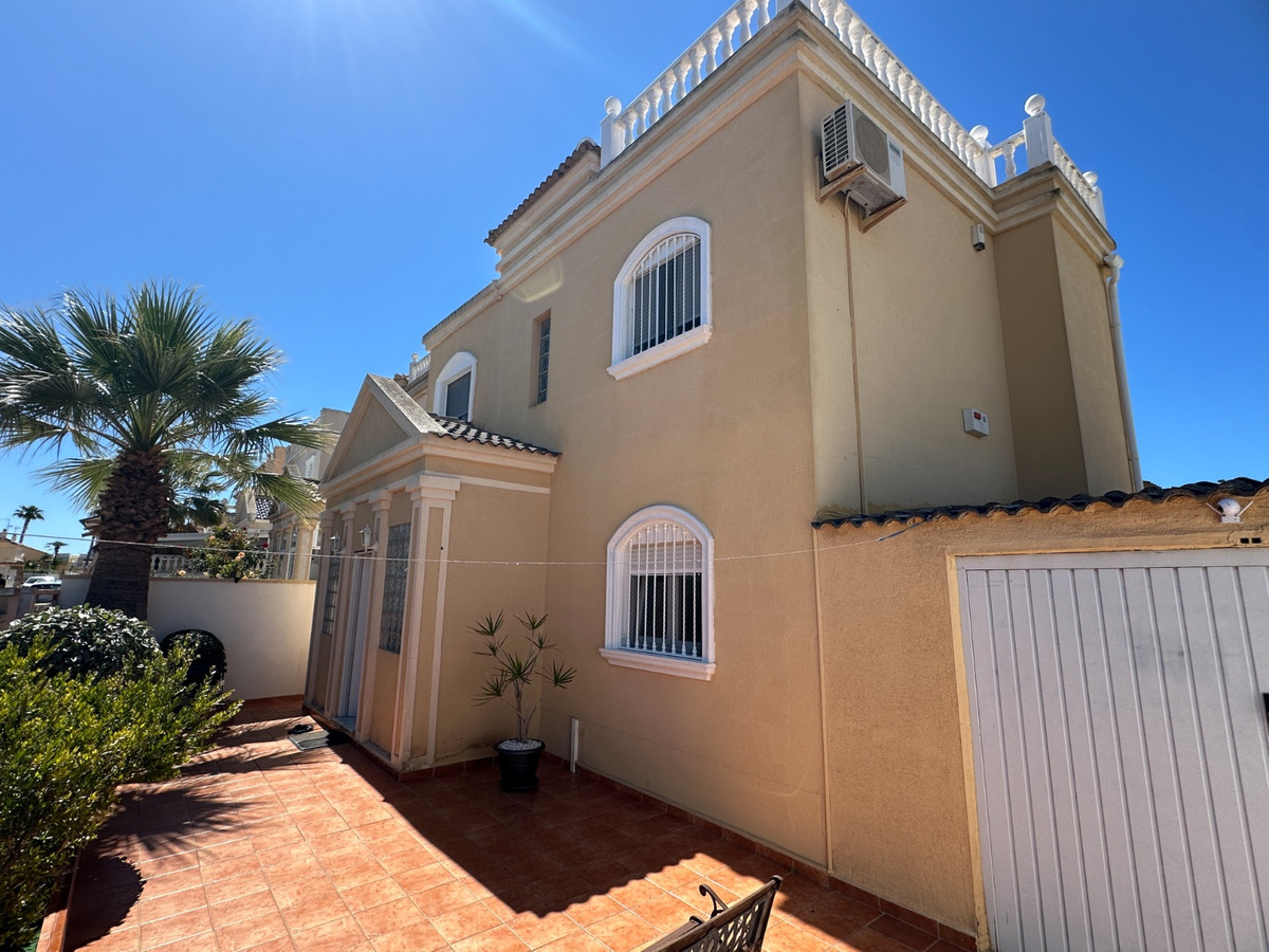 Huis te koop in Torrevieja | 3 slaapkamers H5383519
