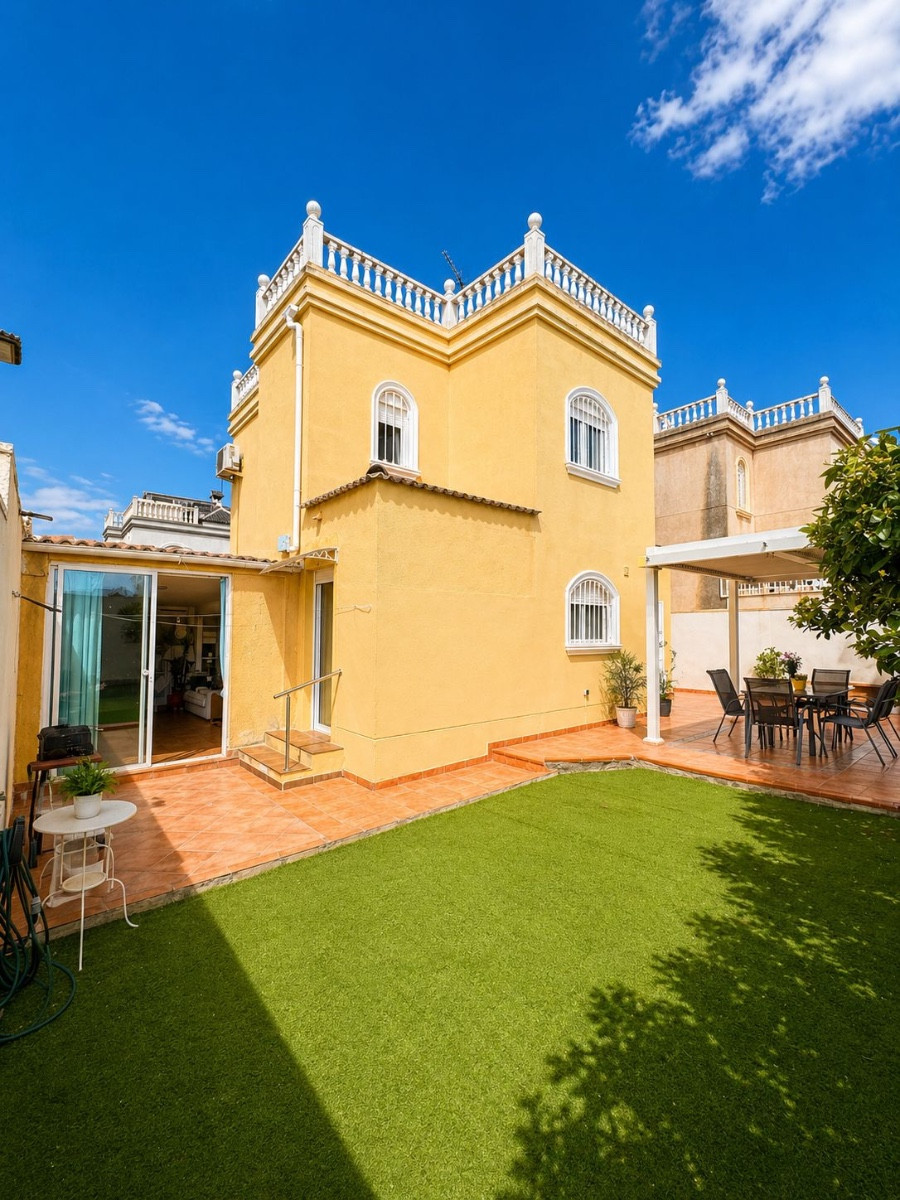 Huis te koop in Torrevieja | 3 slaapkamers H5383519