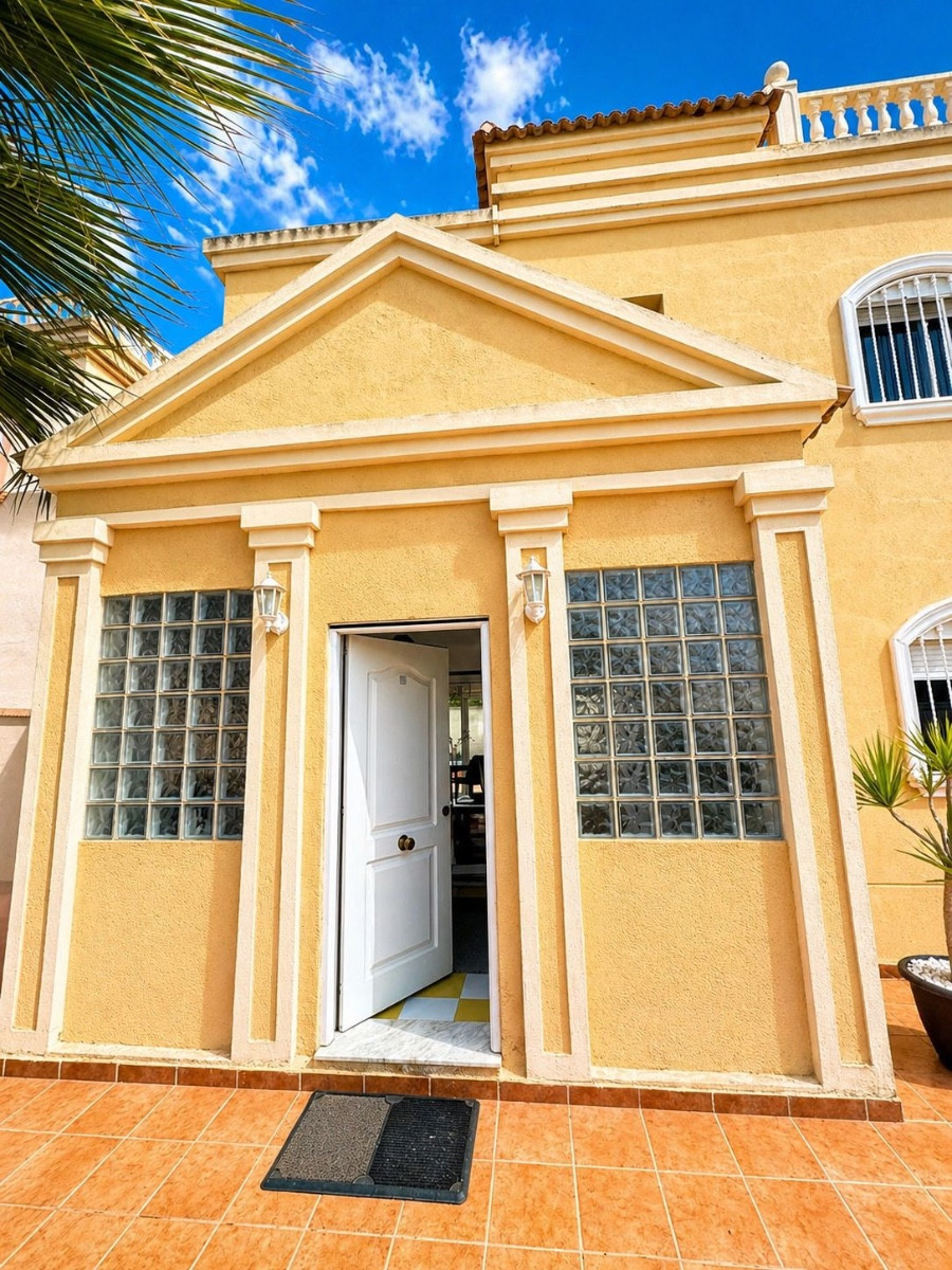 Huis te koop in Torrevieja | 3 slaapkamers H5383519