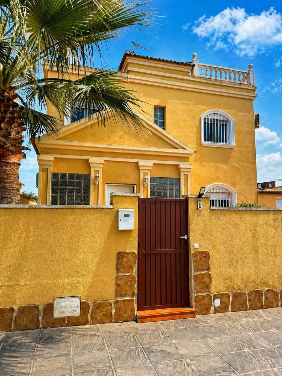Huis te koop in Torrevieja | 3 slaapkamers H5383519