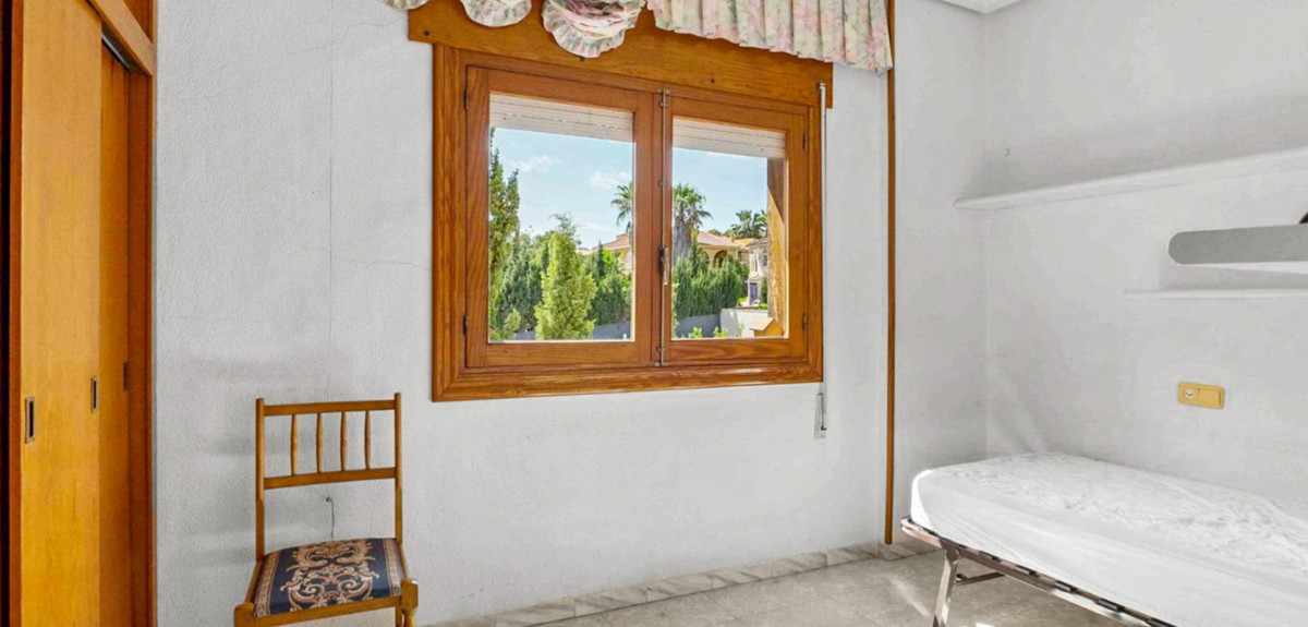 Huis te koop in Torrevieja | 8 slaapkamers H5384095